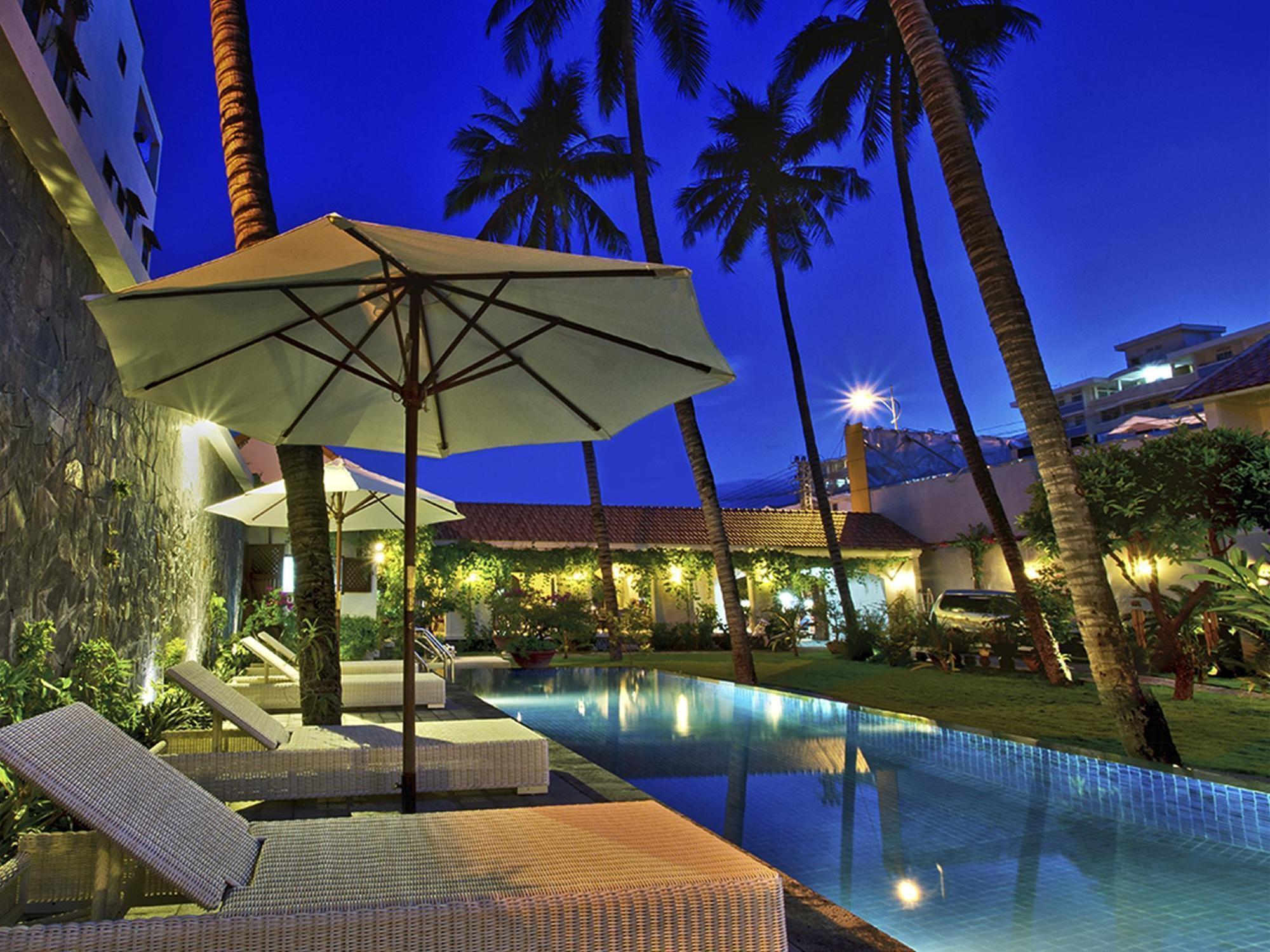 La Paloma Villa На Транг Екстериор снимка